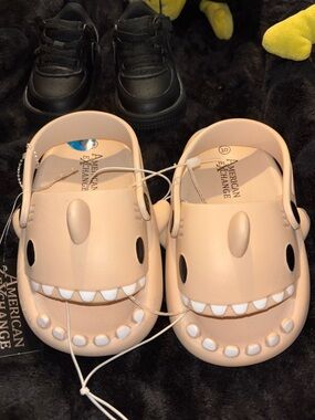 American Exchange Kids Shark Clog Sandals in Nude